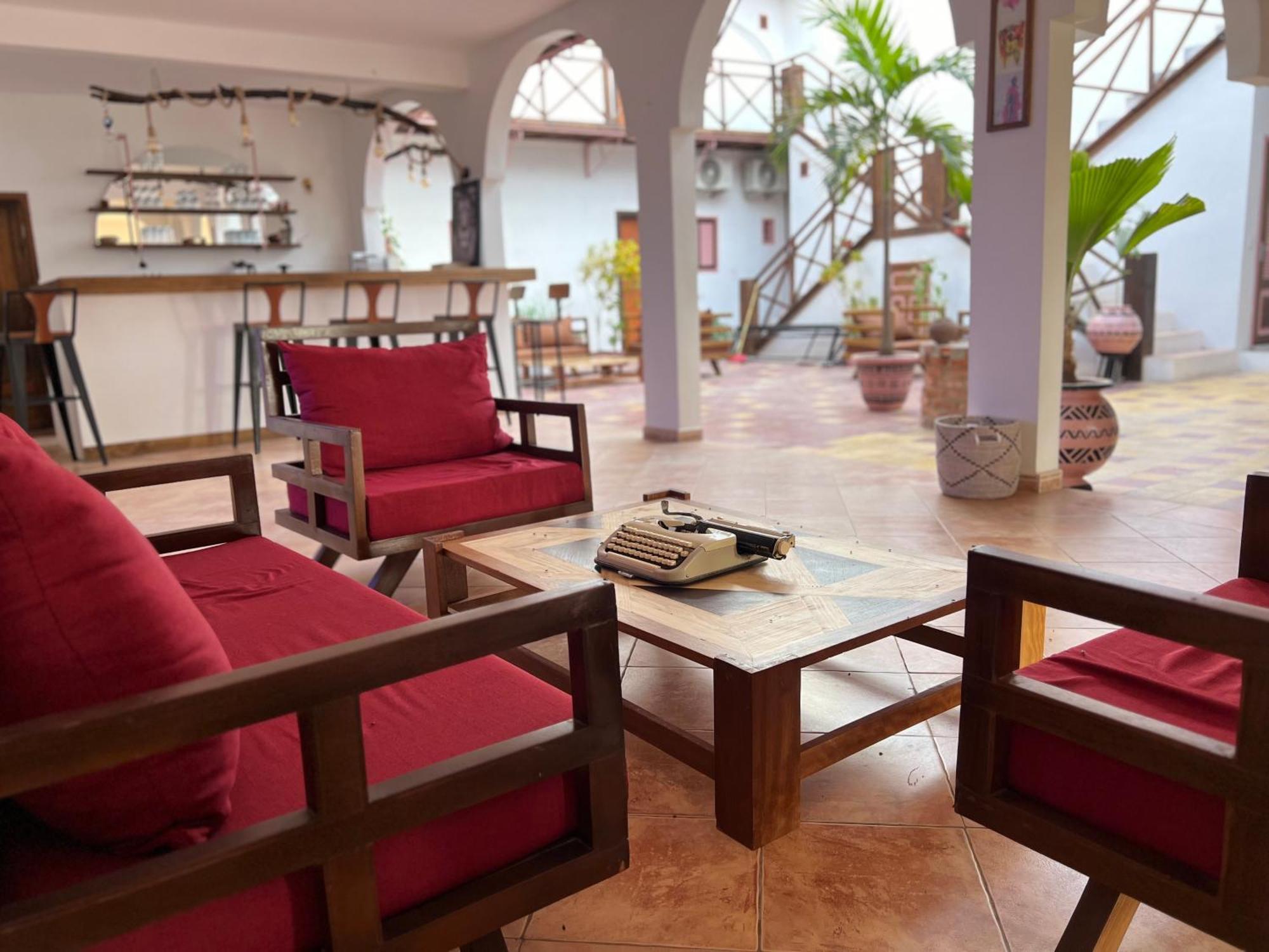 Fly Fishes Hotel Saint-Louis Exterior foto